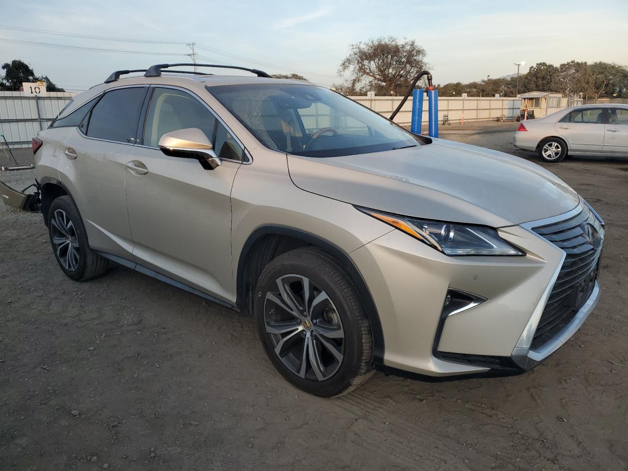 2017 Lexus RX - Image 4