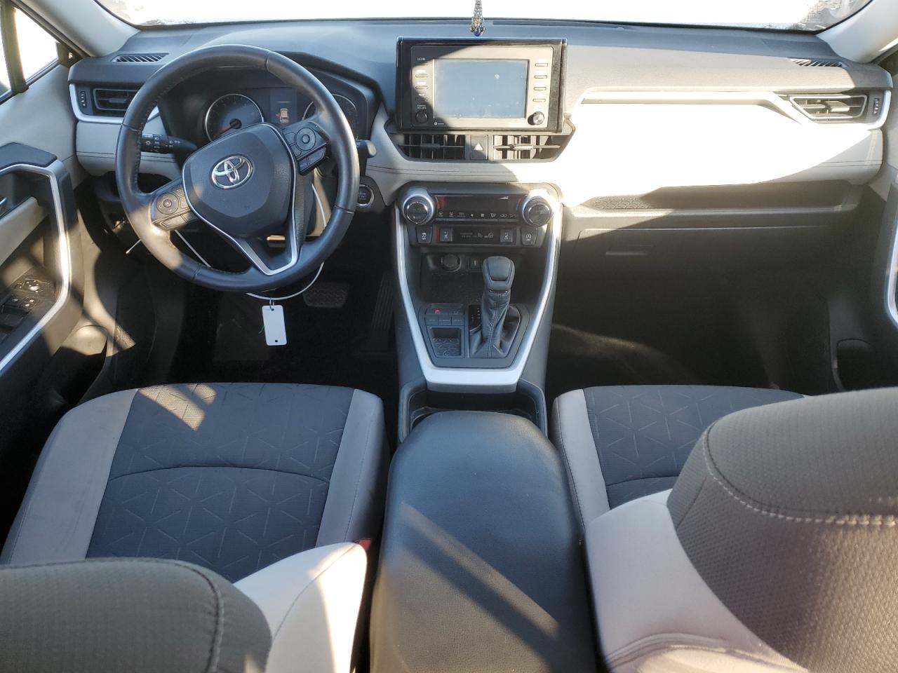 2020 Toyota RAV 4 - Image 8