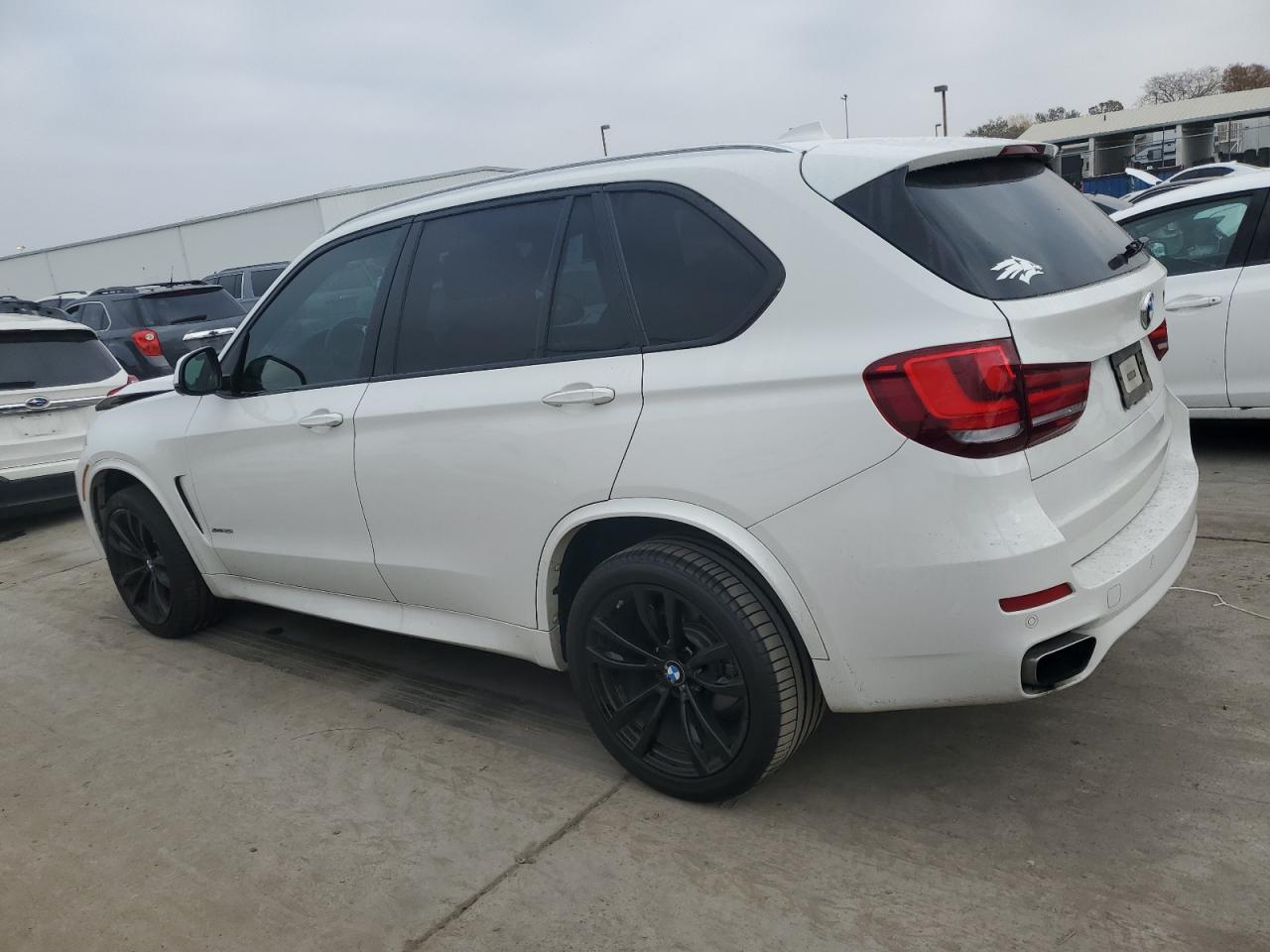 VIN 5UXKR0C54H0V68137 2017 BMW X5 no.2