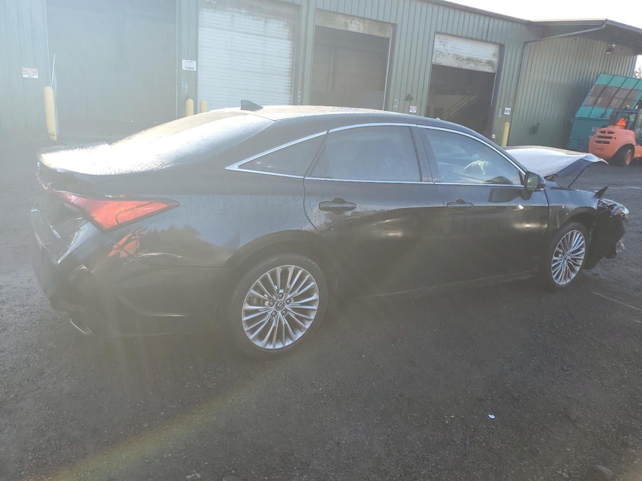 2019 Toyota Avalon - Image 3