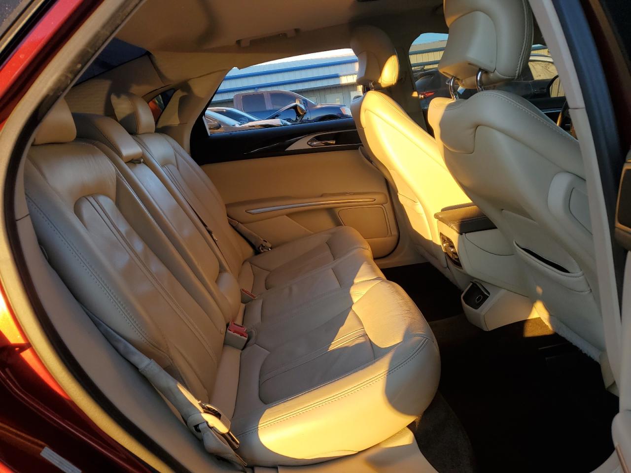 2014 Lincoln MKZ - Image 10