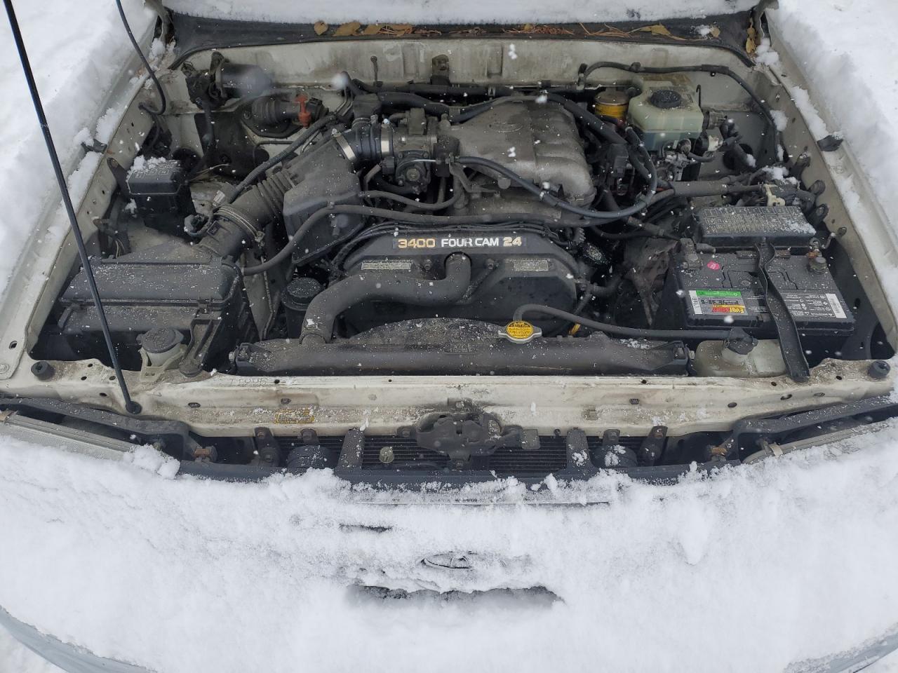 2002 Toyota 4Runner - Image 12