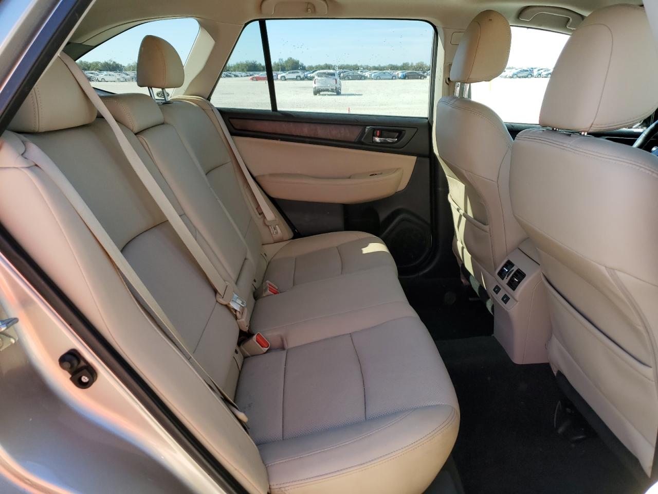 2015 Subaru Outback - Image 10