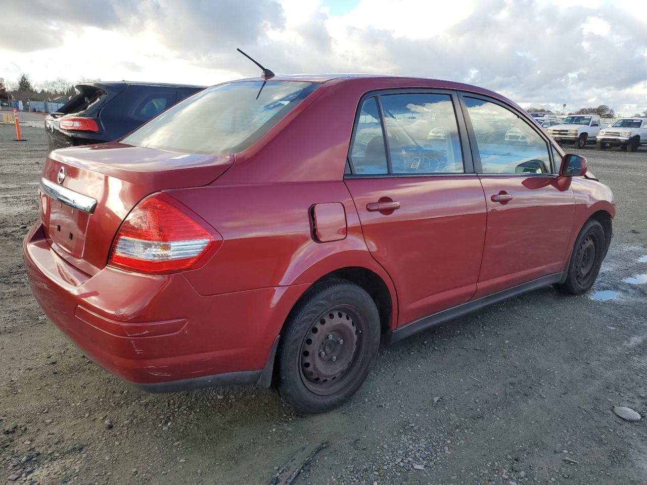 2010 Nissan Versa - Image 3