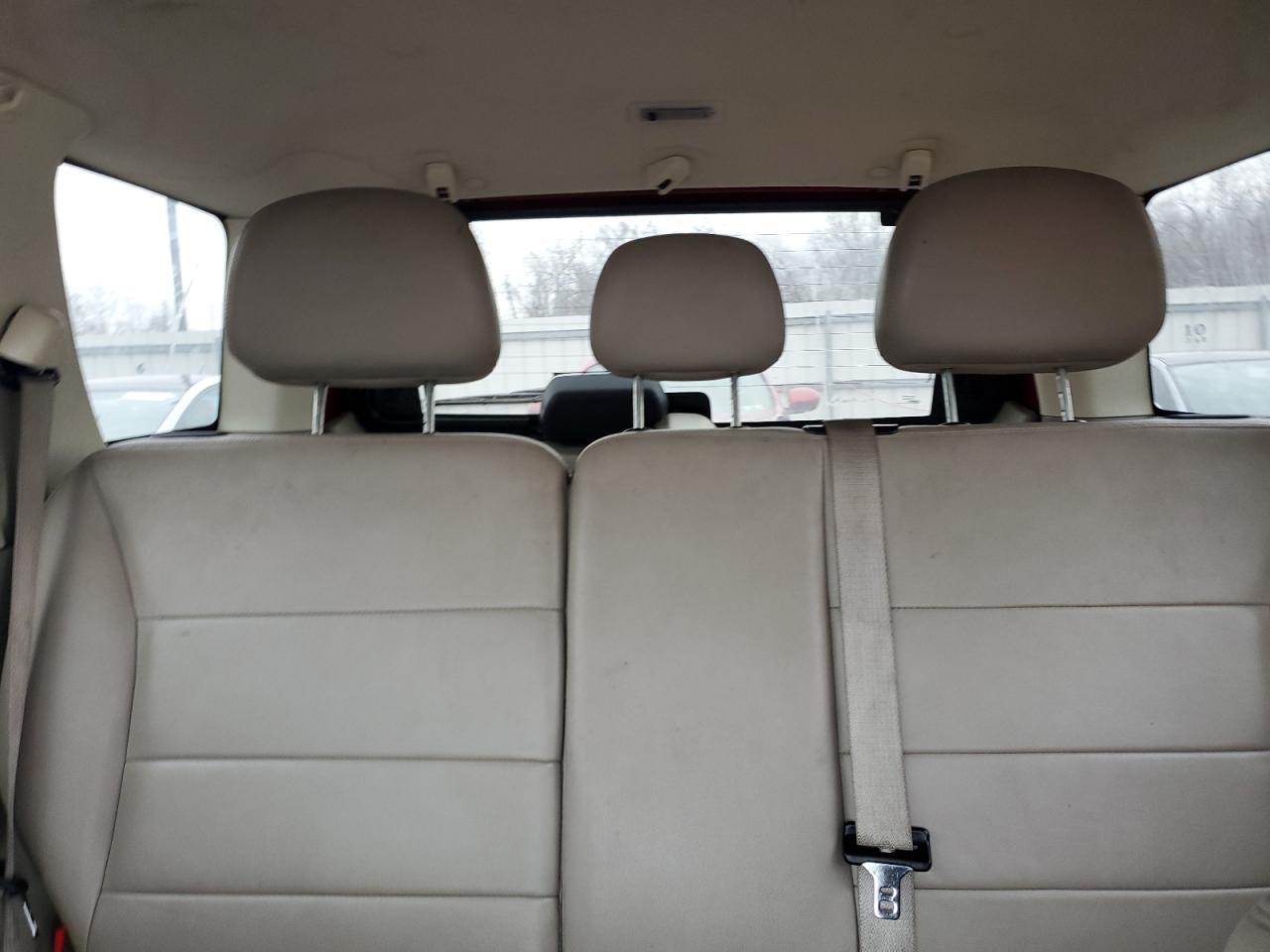2010 Ford Escape - Image 10