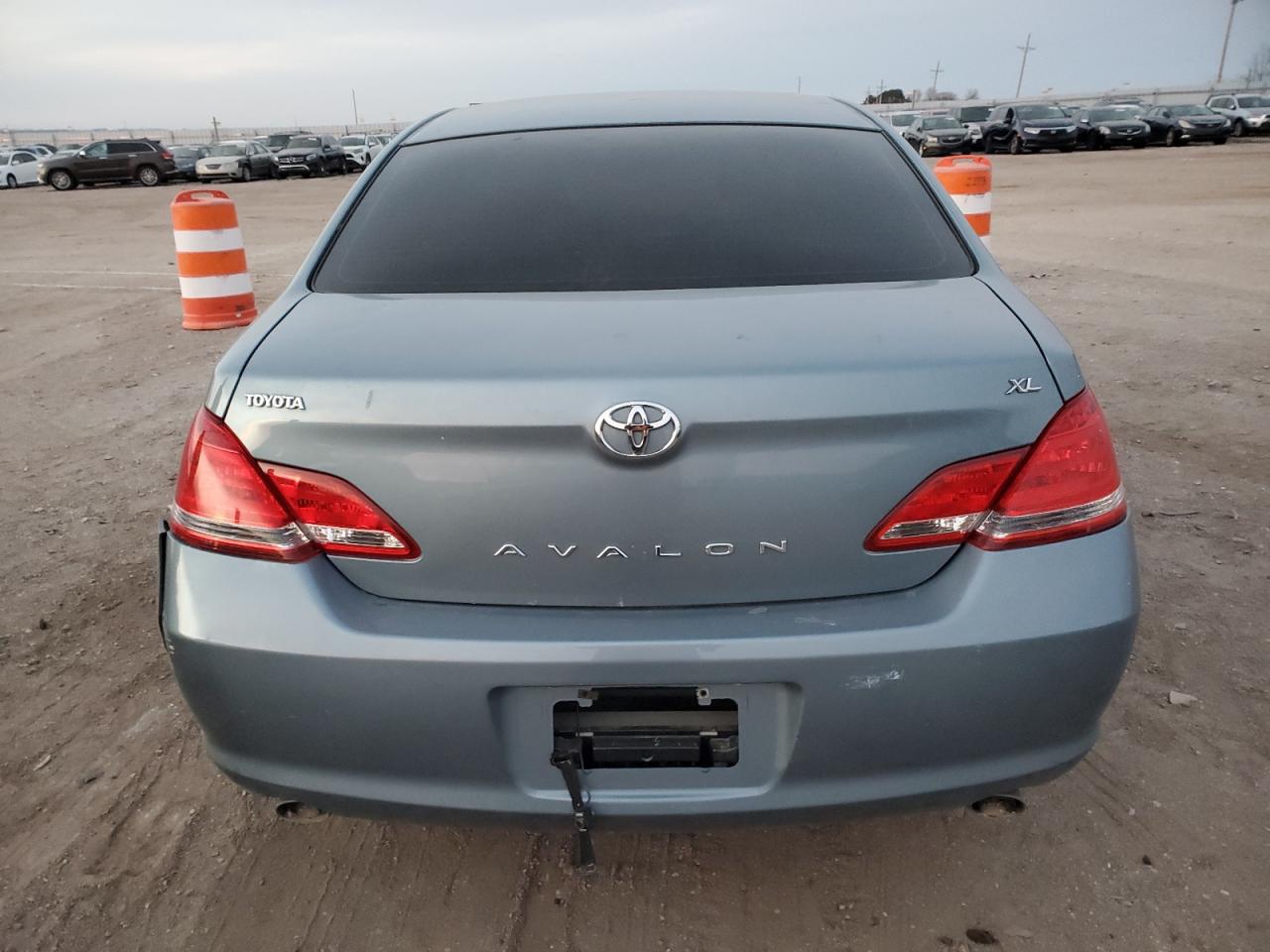 2007 Toyota Avalon - Image 6