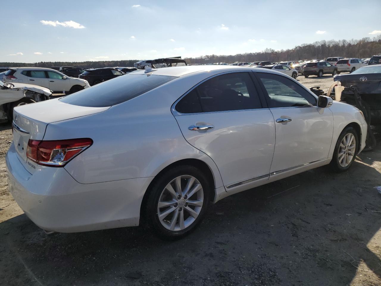 2011 Lexus ES - Image 3