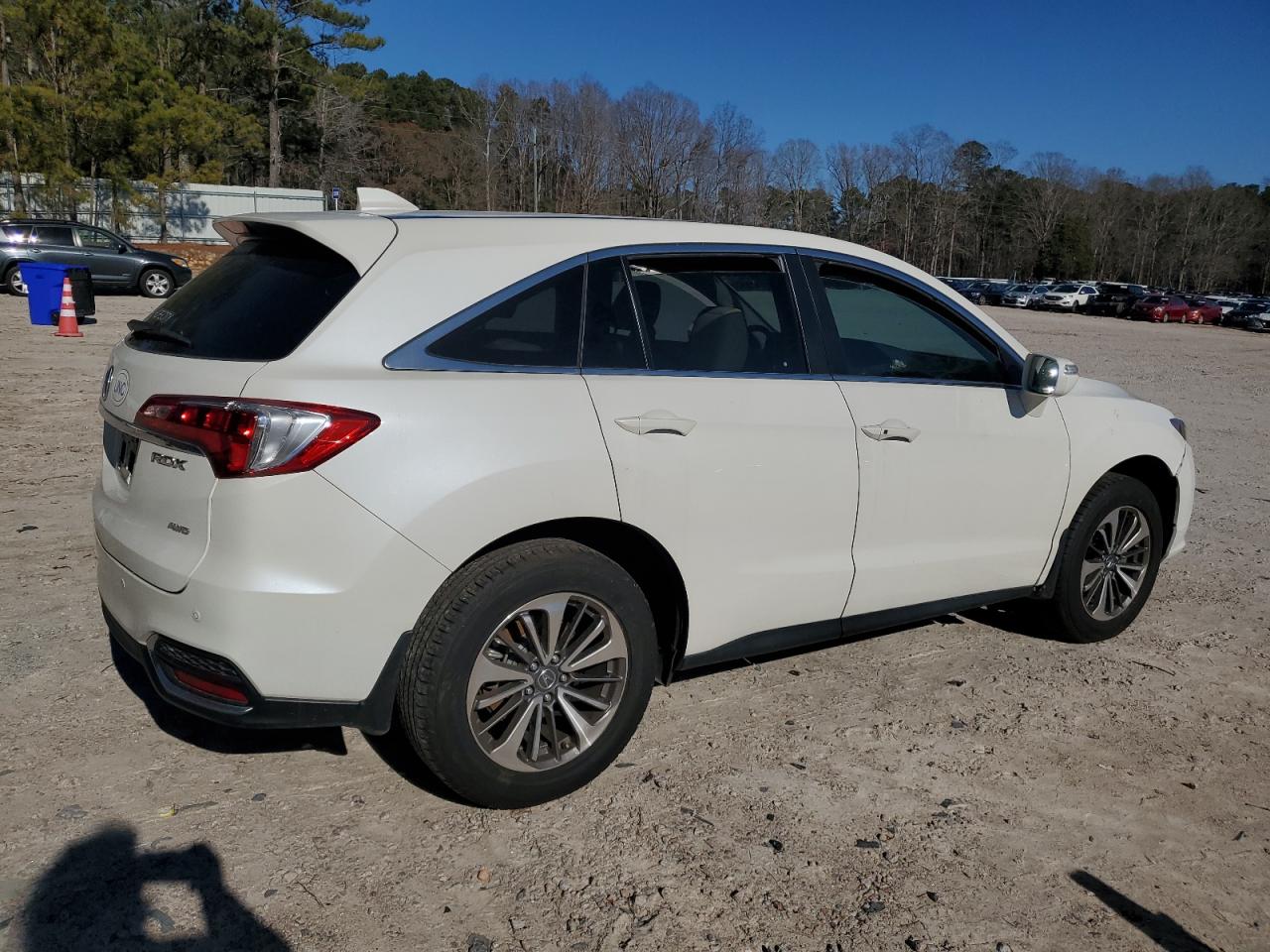 VIN 5J8TB4H70GL026298 2016 ACURA RDX no.3