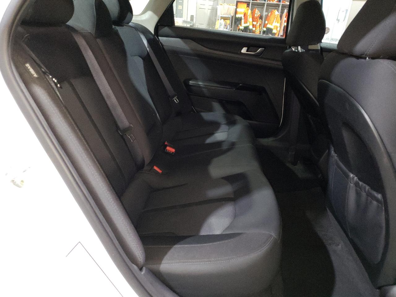 2023 Kia K5 - Image 10