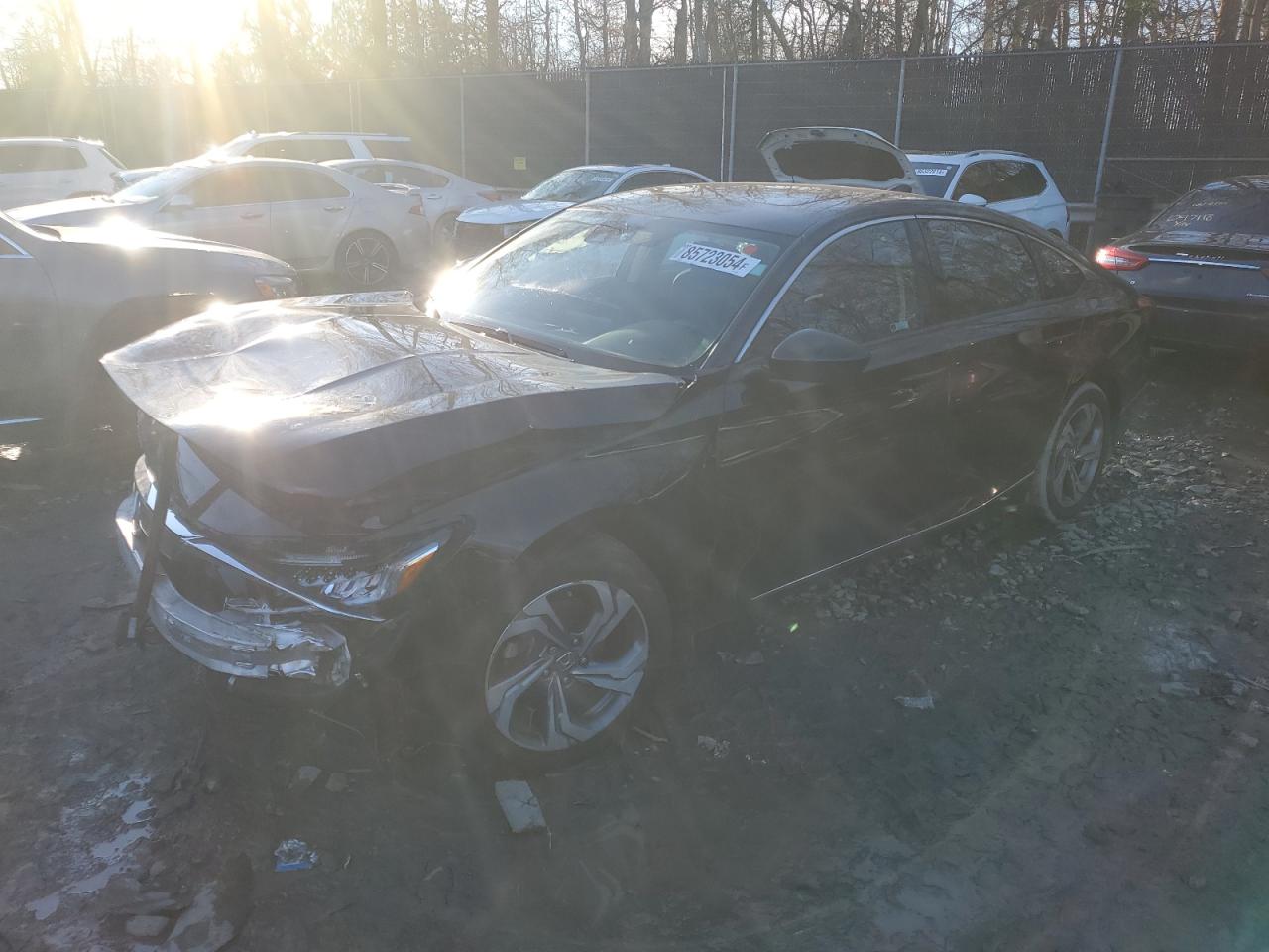 VIN 1HGCV1F47JA260083 2018 HONDA ACCORD no.1