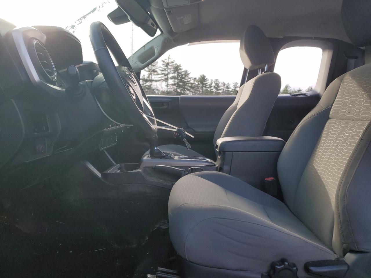 2018 Toyota Tacoma - Image 7