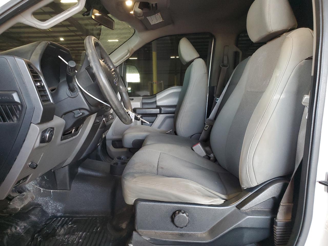 2017 Ford F350 - Image 7