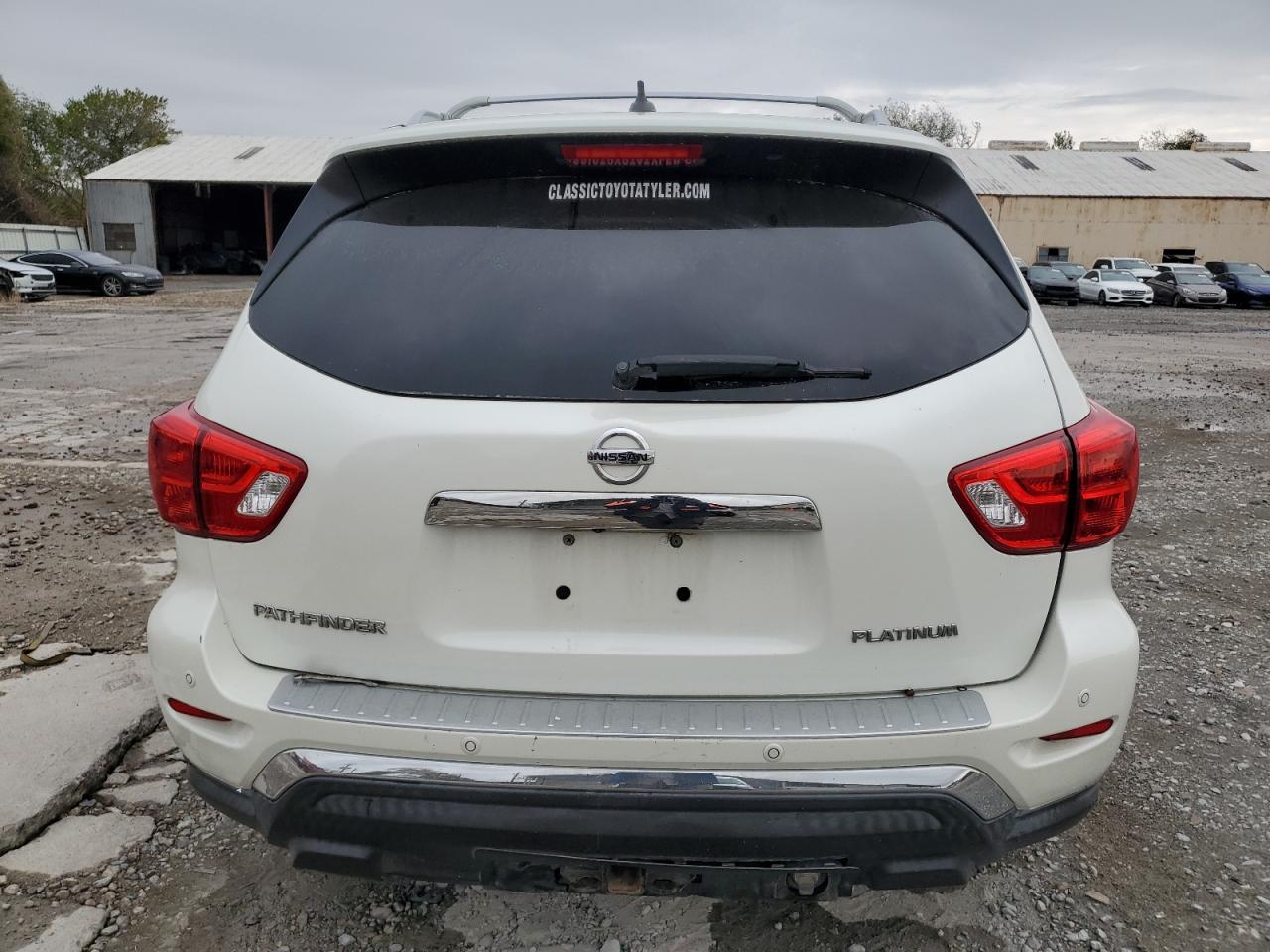 2017 Nissan Pathfinder - Image 6
