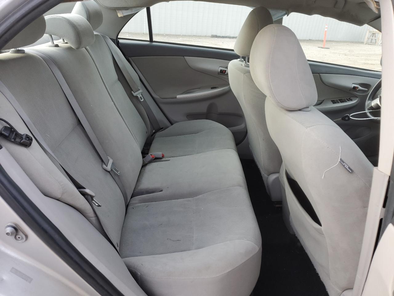 2011 Toyota Corolla - Image 11