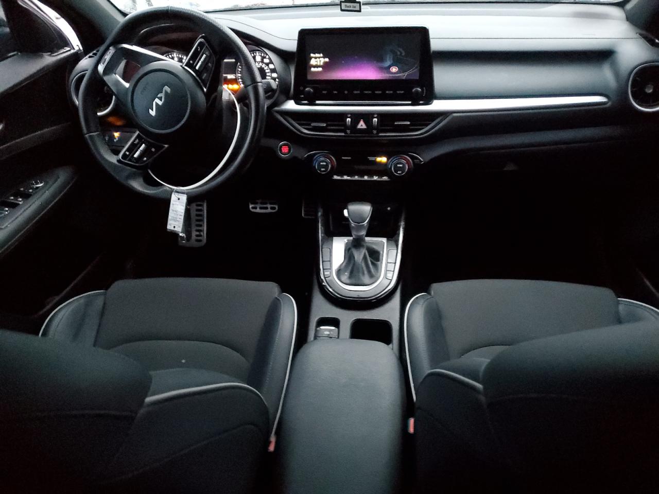 2023 Kia Forte - Image 8