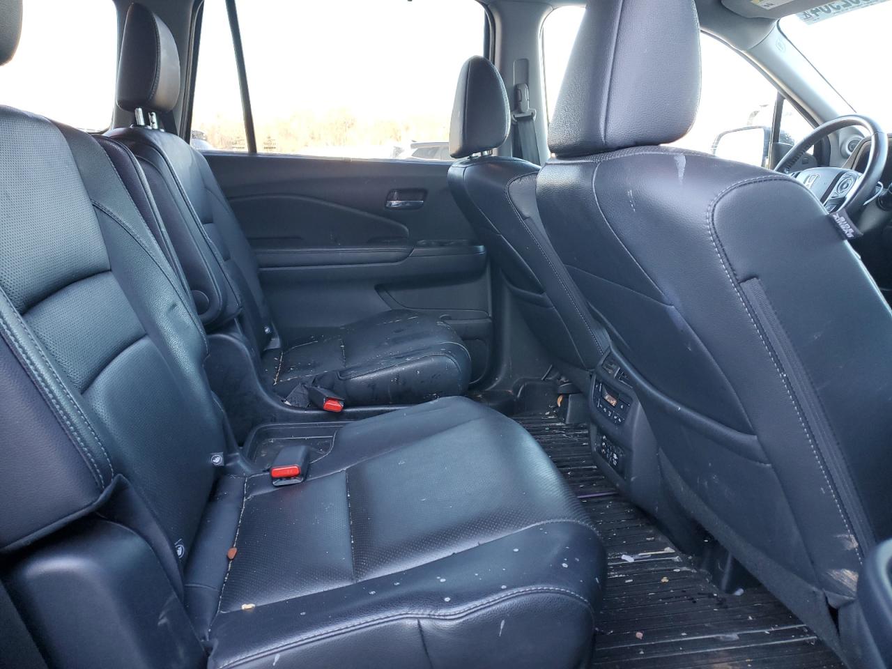2017 Honda Pilot - Image 11