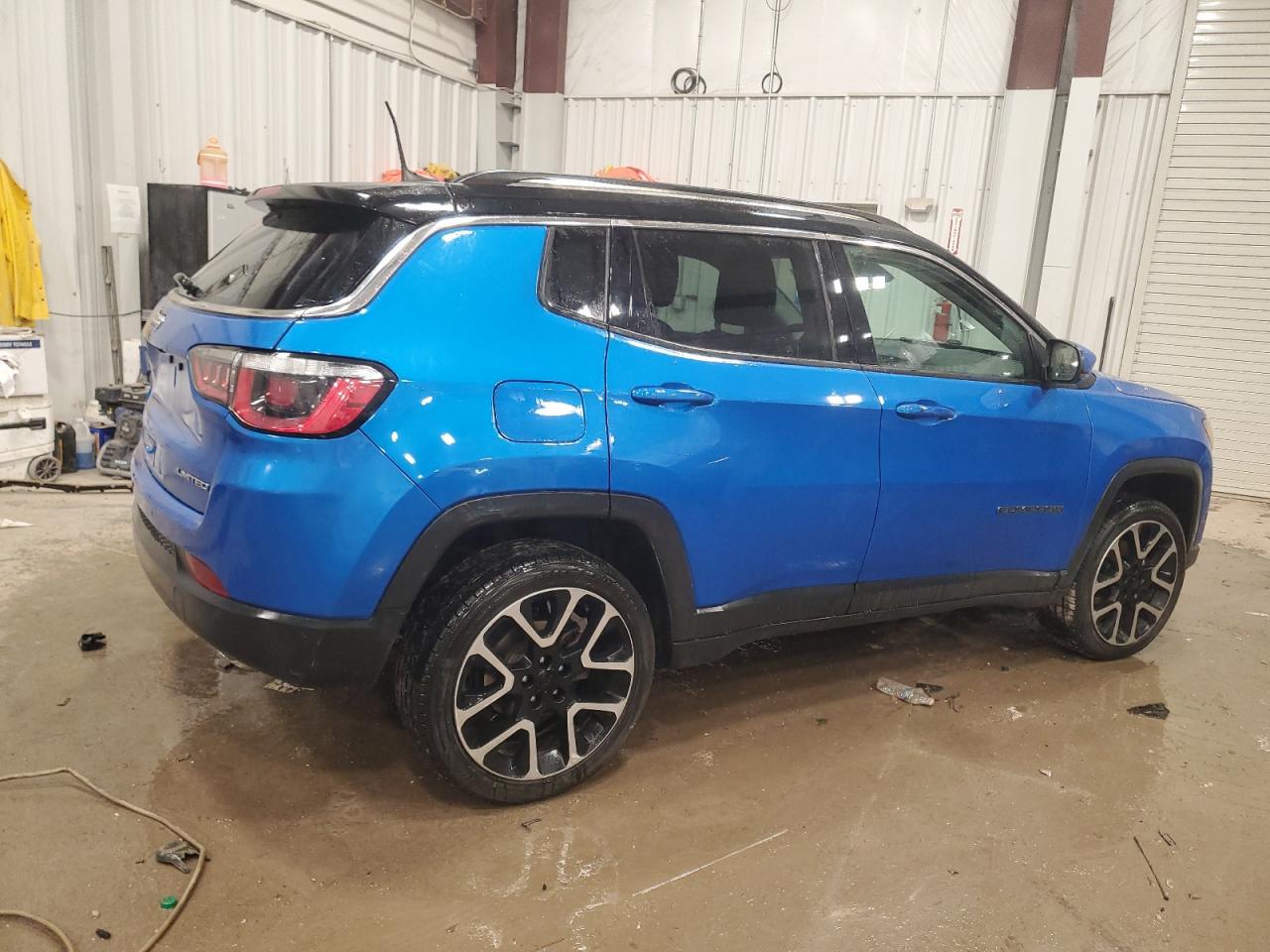 2017 Jeep Compass - Image 3
