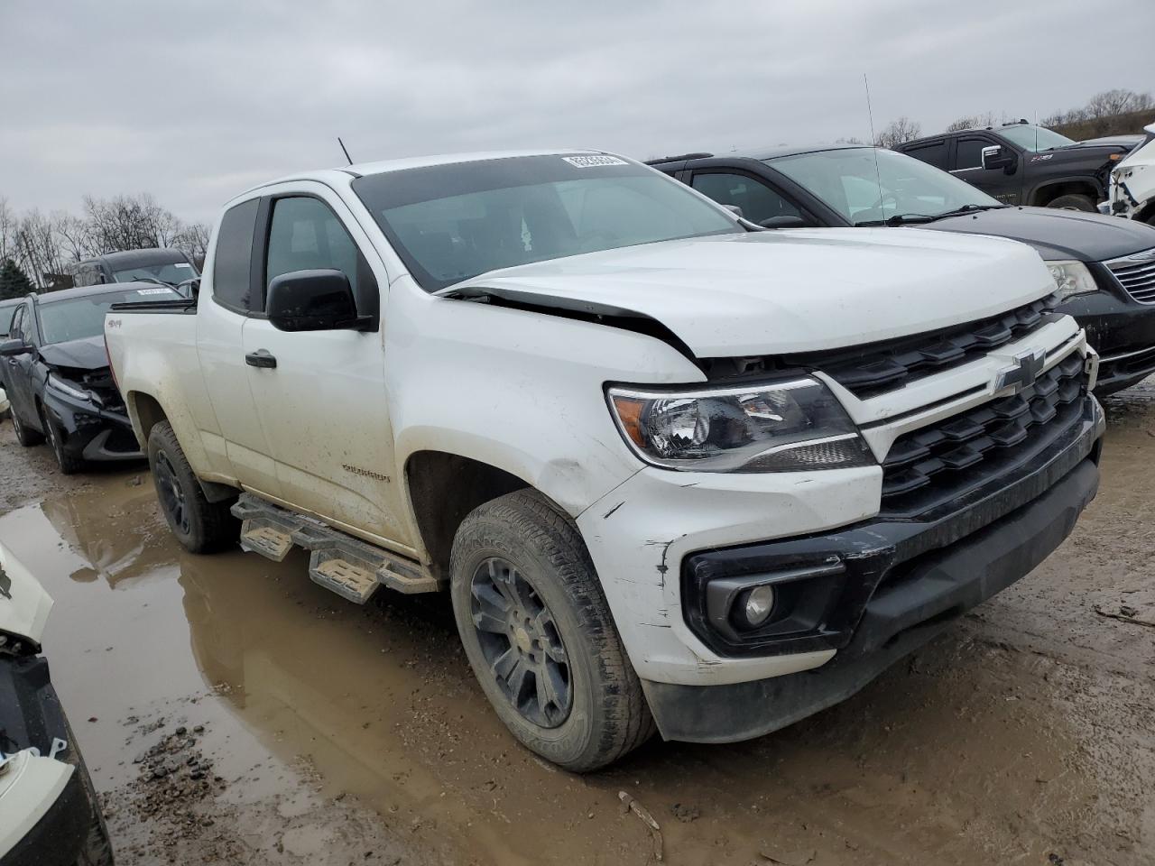 VIN 1GCHTCENXM1201386 2021 CHEVROLET COLORADO no.4