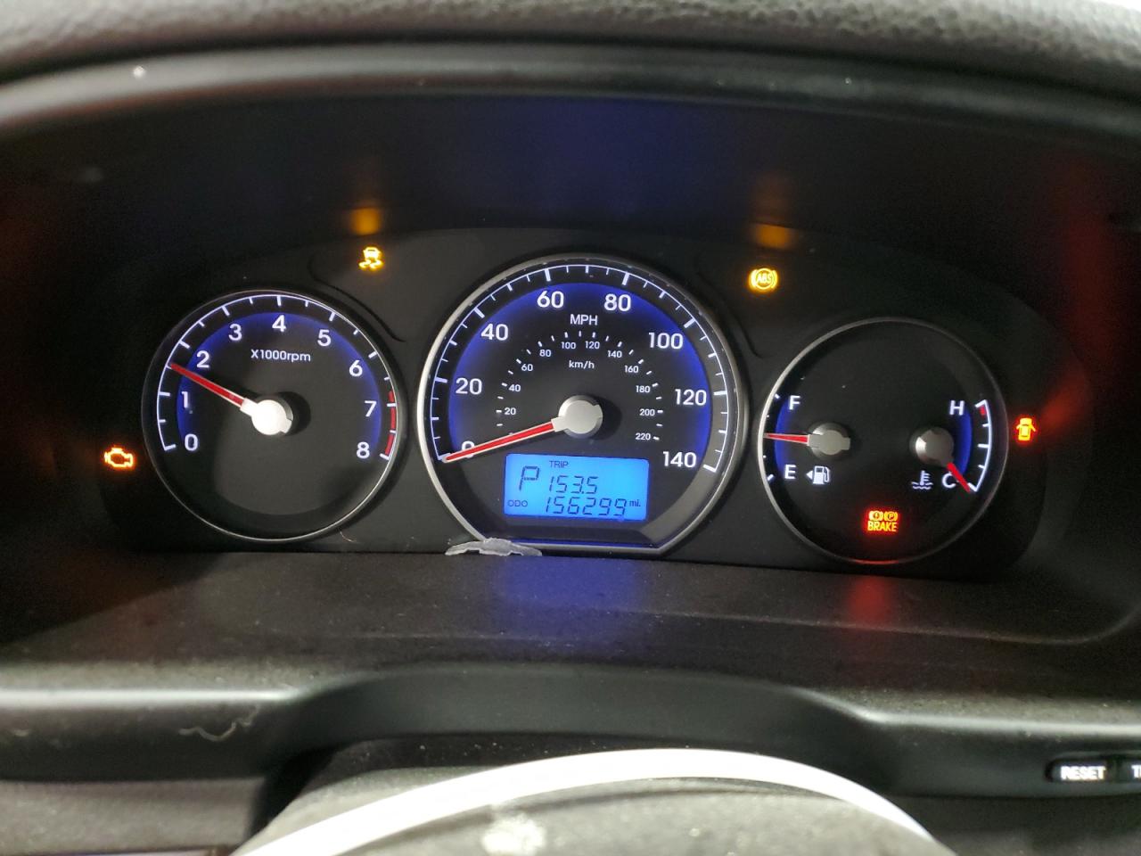 2010 Hyundai Santa Fe - Image 9