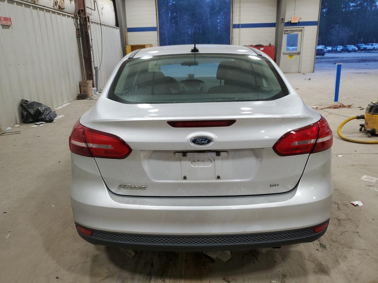 VIN 1FADP3F24HL208910 2017 FORD FOCUS no.6