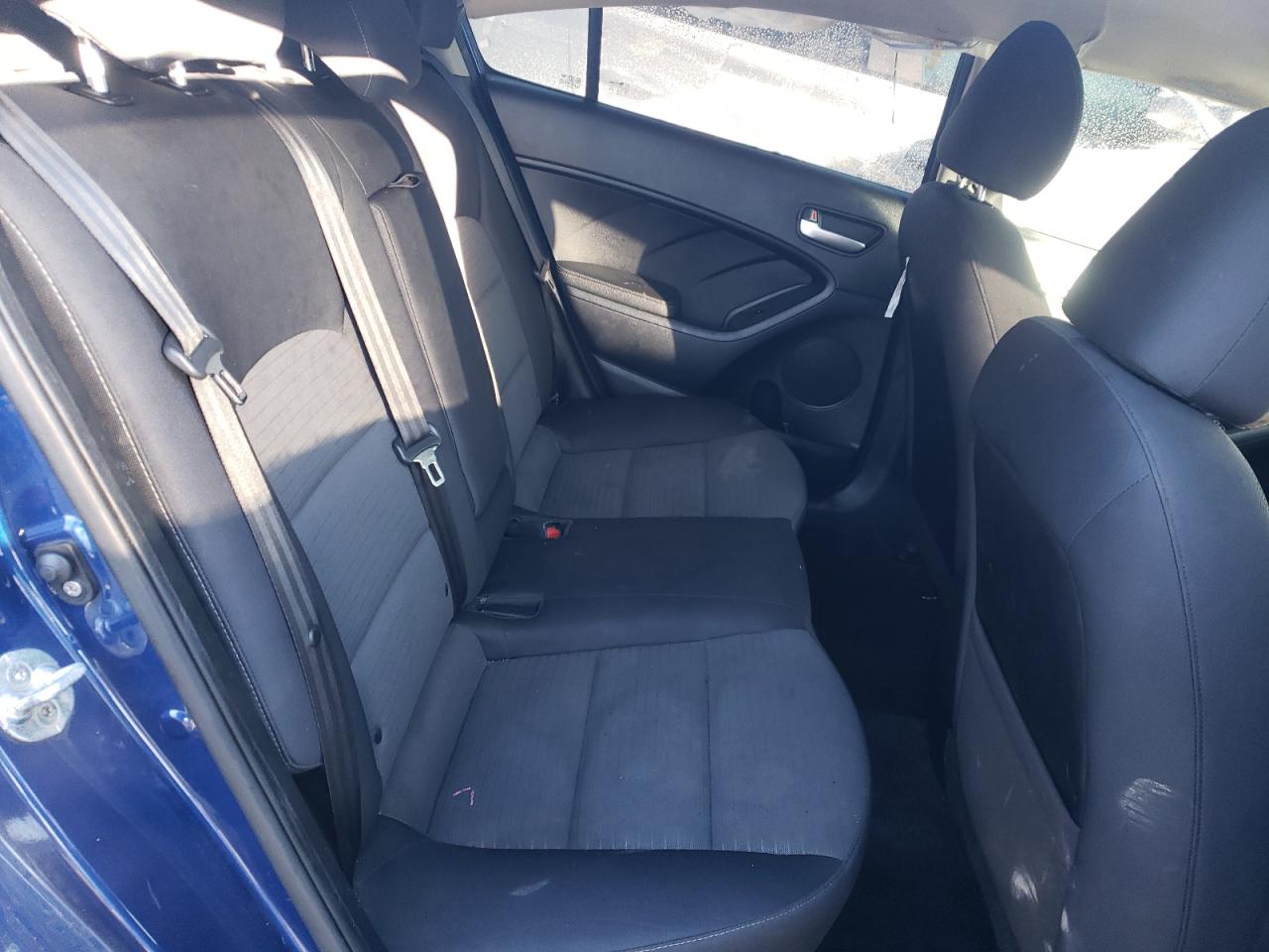 2017 Kia Forte - Image 10