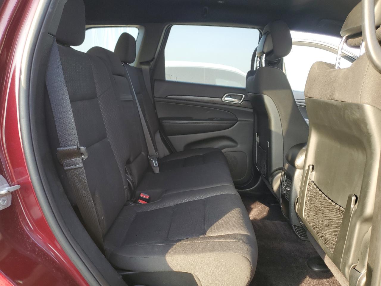 2018 Jeep Grand Cherokee - Image 11