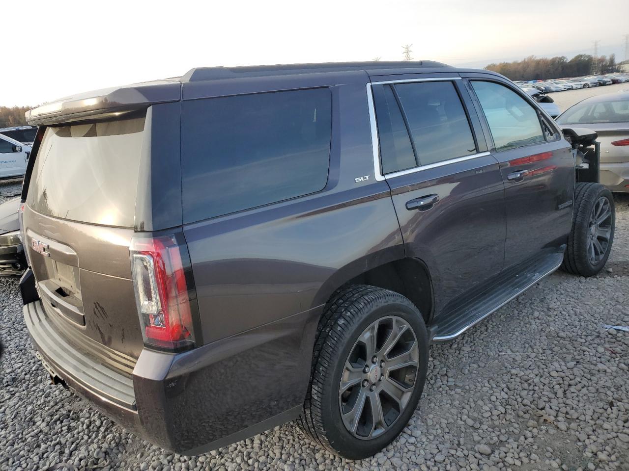 2016 GMC Yukon - Image 3