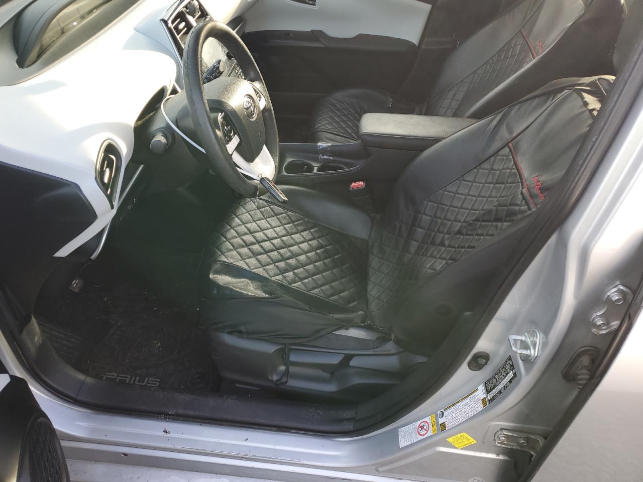 2018 Toyota Prius - Image 7