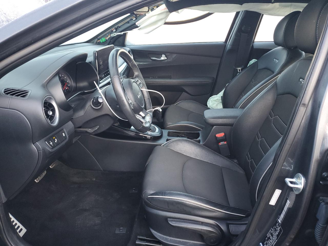 2023 Kia Forte - Image 7