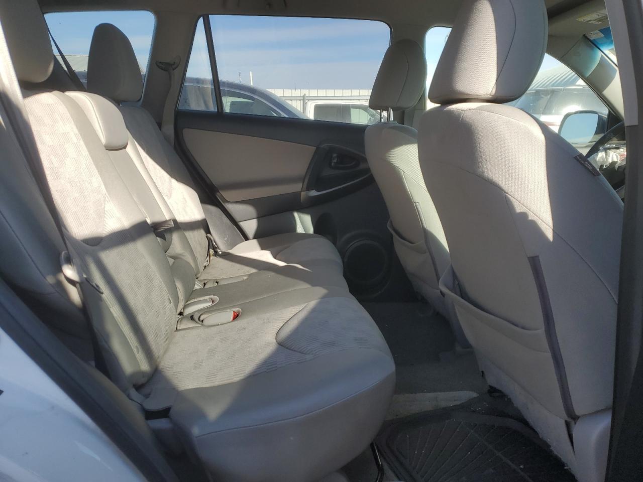 2012 Toyota RAV 4 - Image 11