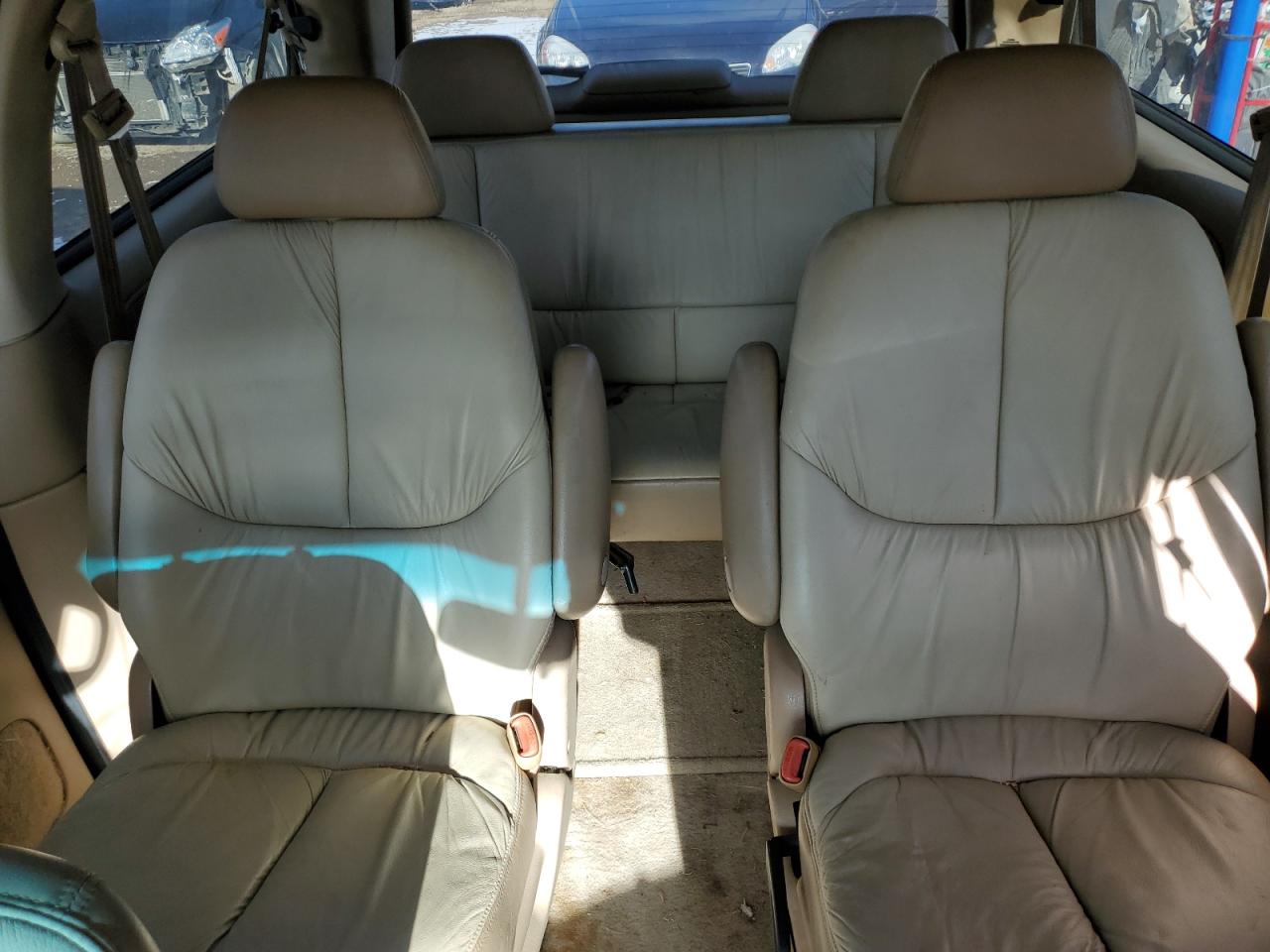 1996 Chrysler Town & Country Lxi VIN: 1C4GP64L3TB133104 Lot: 82596734