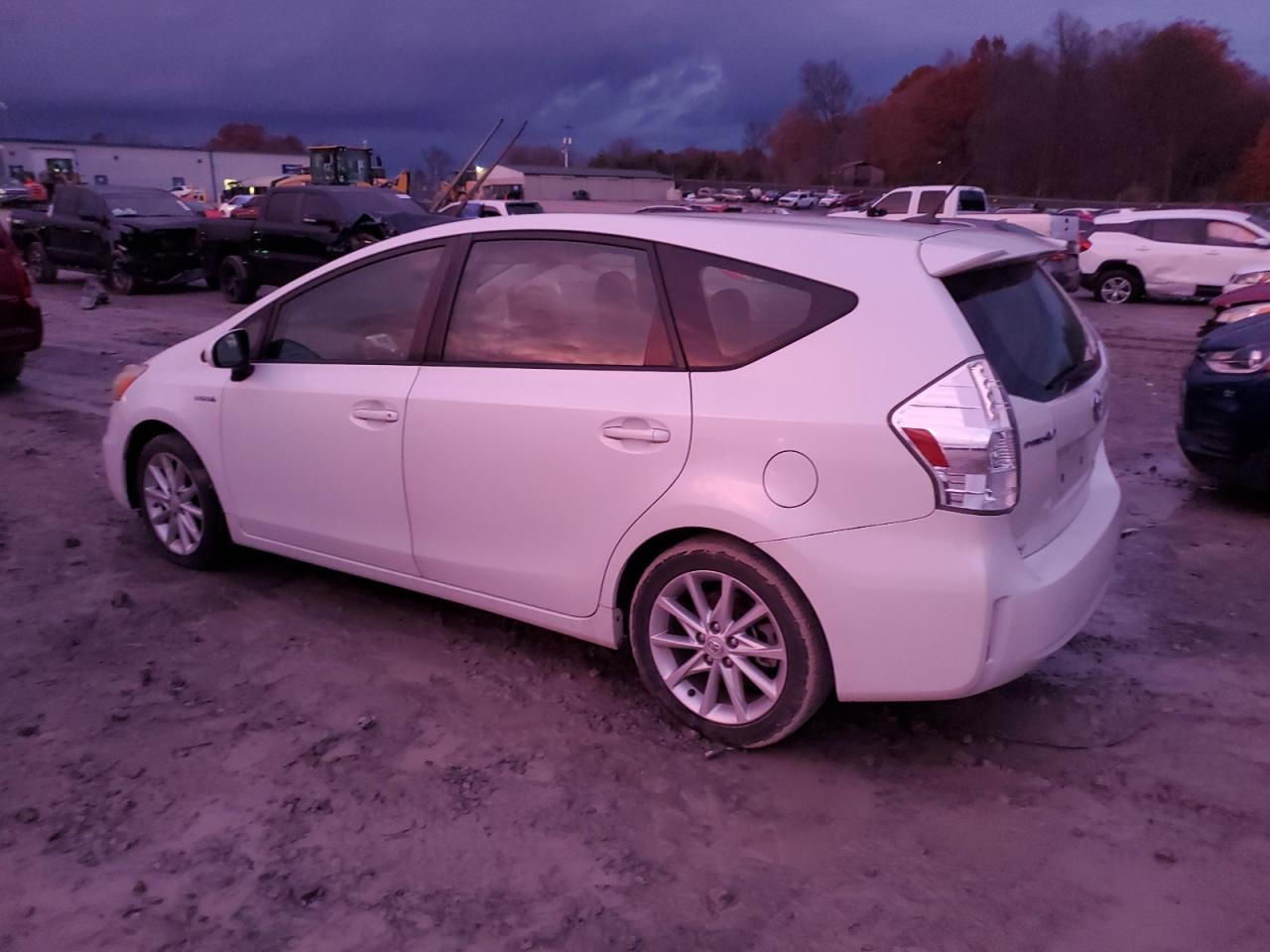 VIN JTDZN3EU4E3298015 2014 TOYOTA PRIUS no.2