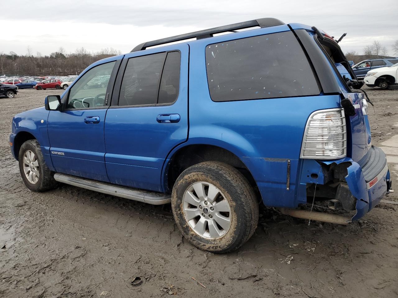 2010 Mercury Mountaineer - Image 2