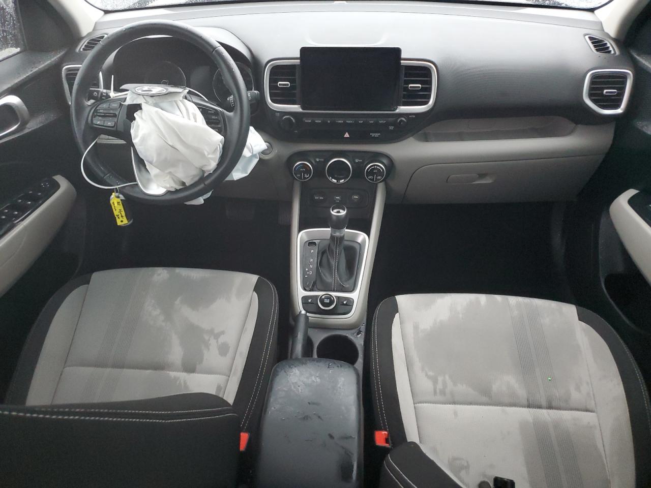 2021 Hyundai Venue - Image 8