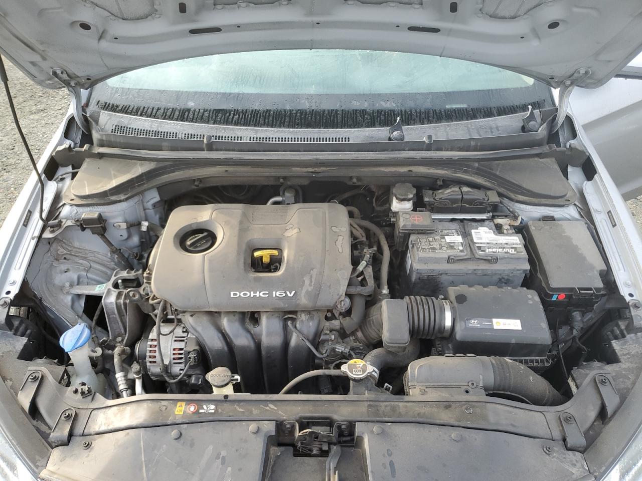 2017 Hyundai Elantra - Image 11