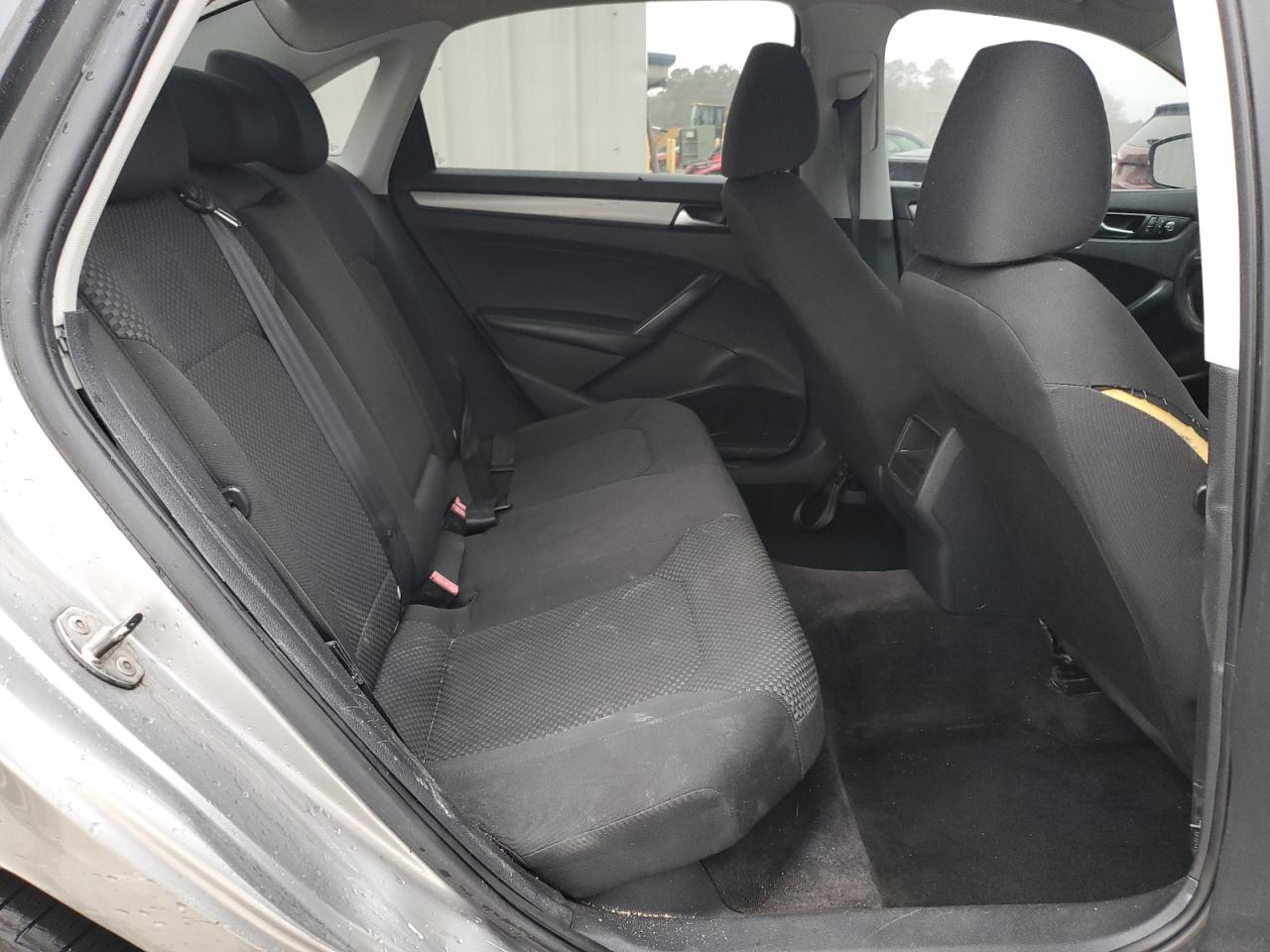 2014 Volkswagen Passat - Image 10