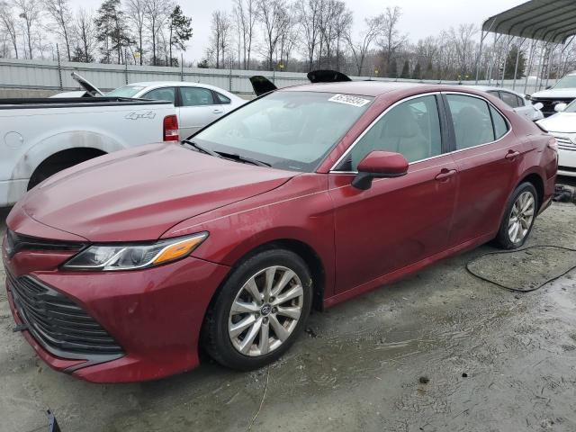  TOYOTA CAMRY 2018 Czerwony