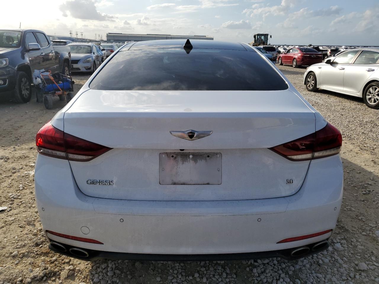 2015 Hyundai Genesis 5.0L VIN: KMHGN4JF9FU037331 Lot: 84558944