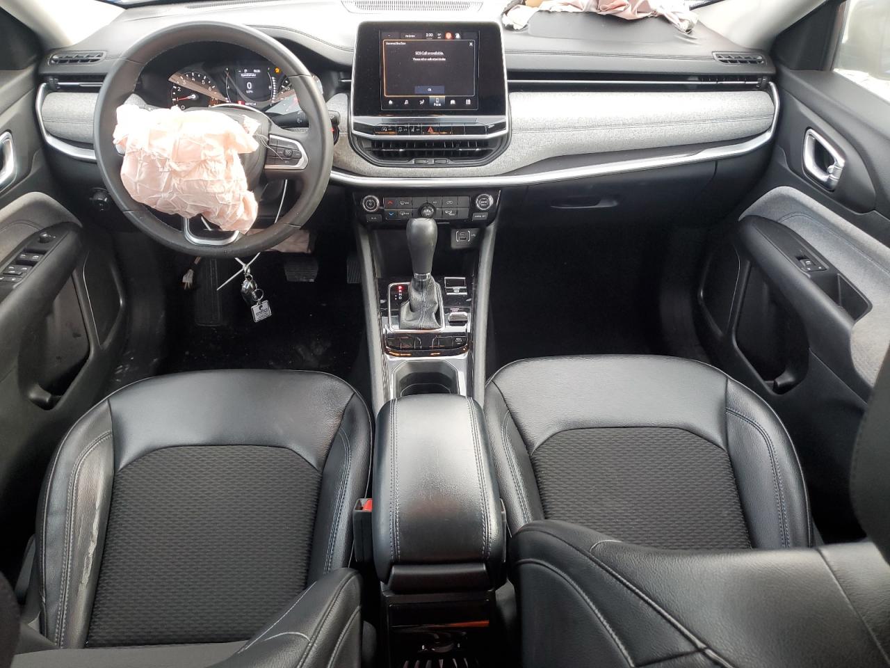 2022 Jeep Compass - Image 8