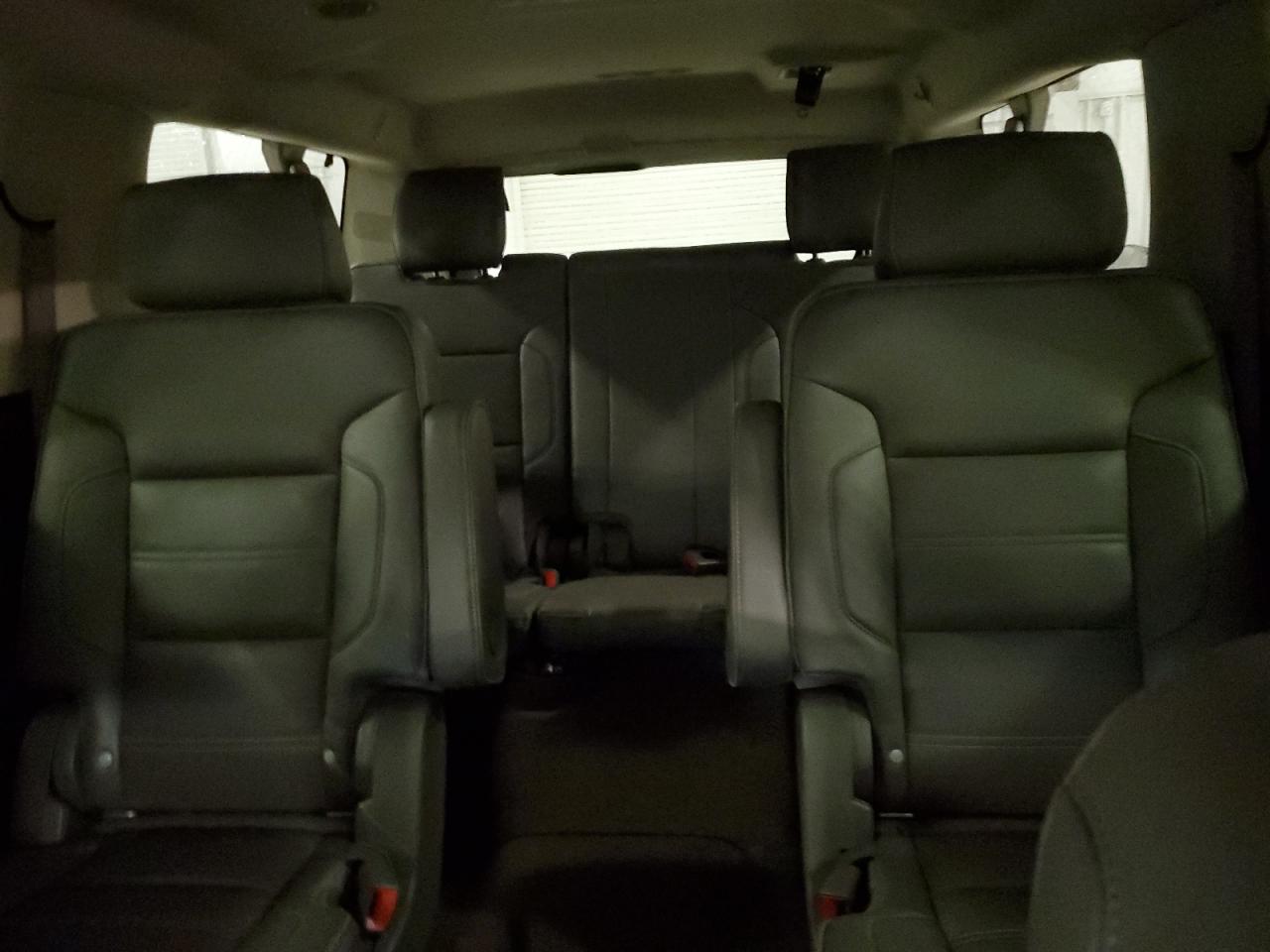 2017 GMC Yukon - Image 10