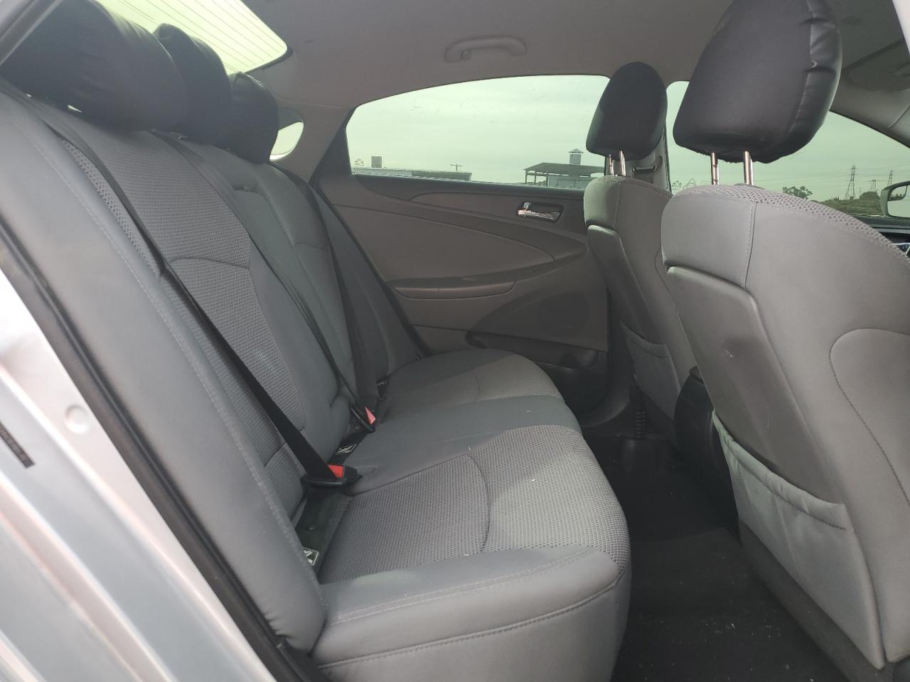 2014 Hyundai Sonata - Image 10