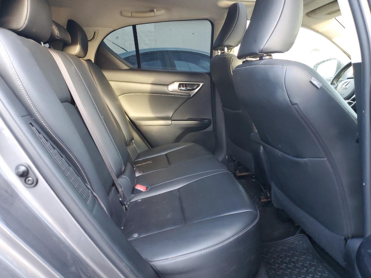 2014 Lexus CT - Image 10