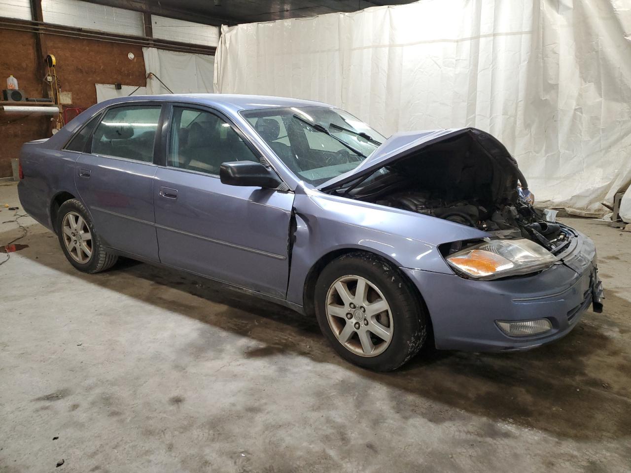 2000 Toyota Avalon - Image 4