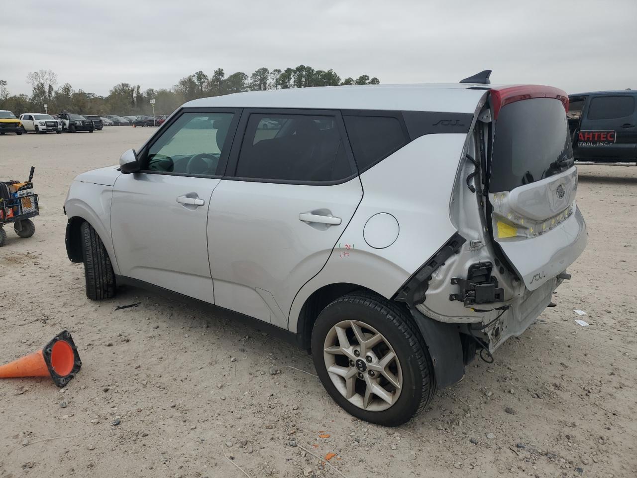 2021 Kia Soul - Image 2