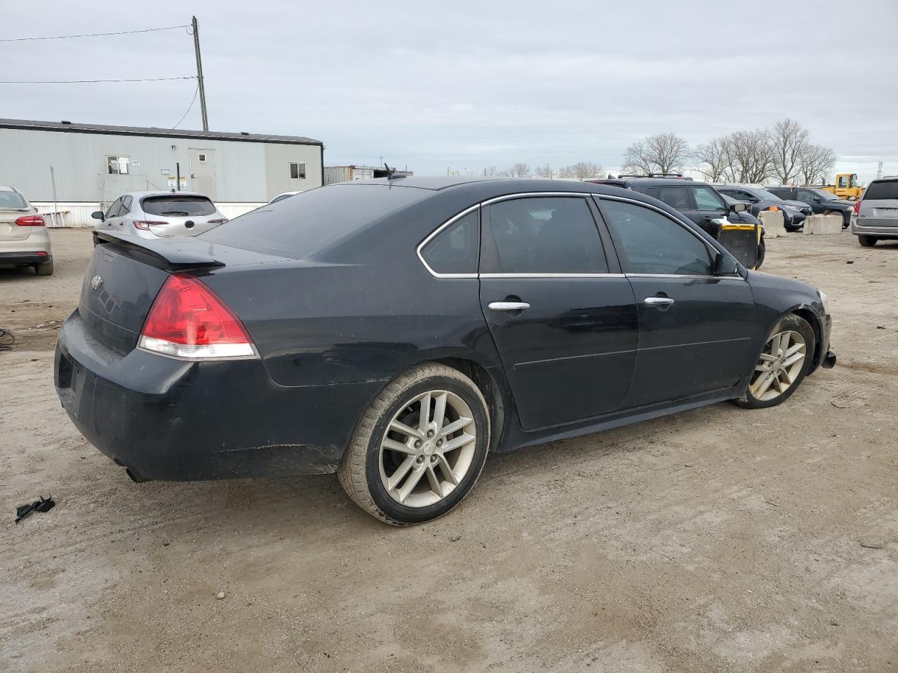 VIN 2G1WC5E33D1127636 2013 CHEVROLET IMPALA no.3