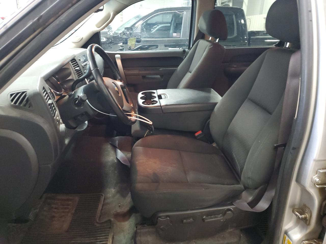 2012 Chevrolet Silverado - Image 7