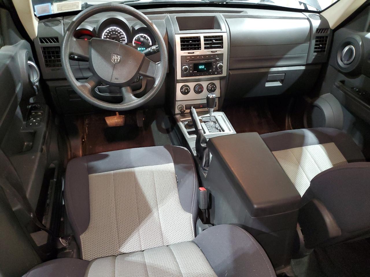 2010 Dodge Nitro - Image 8