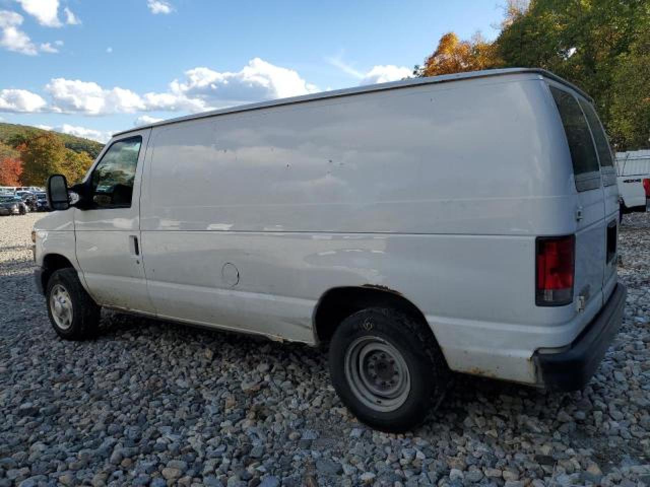 2013 Ford Econoline - Image 2