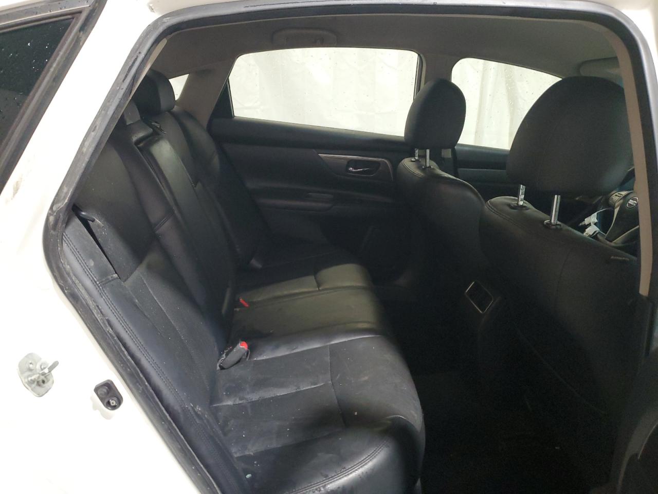 2015 Nissan Altima - Image 10