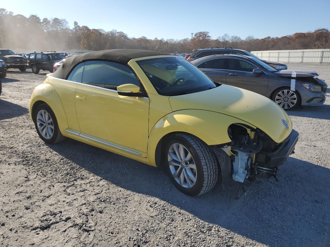 2015 Volkswagen Beetle - Image 4